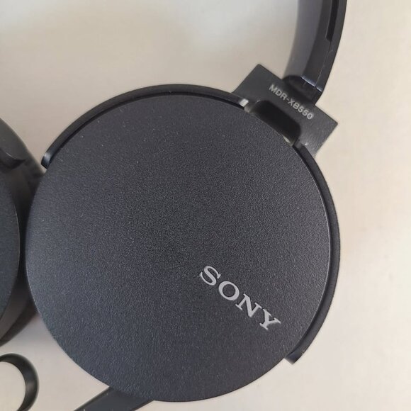 Sony MDR-XB550AP Wired Extra Bass On-Ear Studio Stereo Headphones With Mic Black - Picture 3 of 8